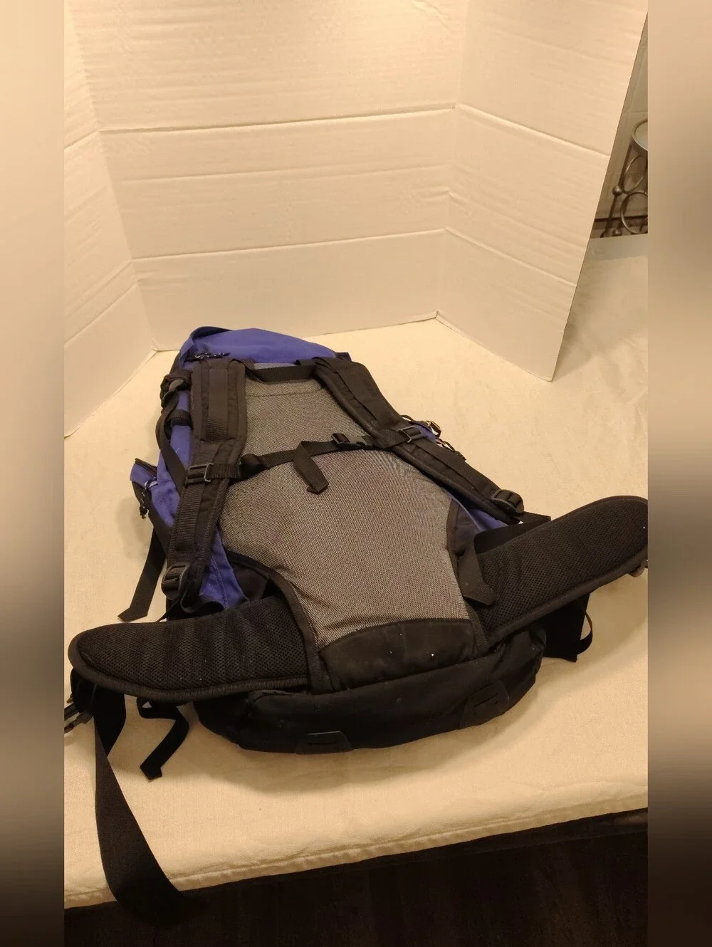Kelty Moraine Hiking Mountain Hardback Cinch 8 buckle Backpack